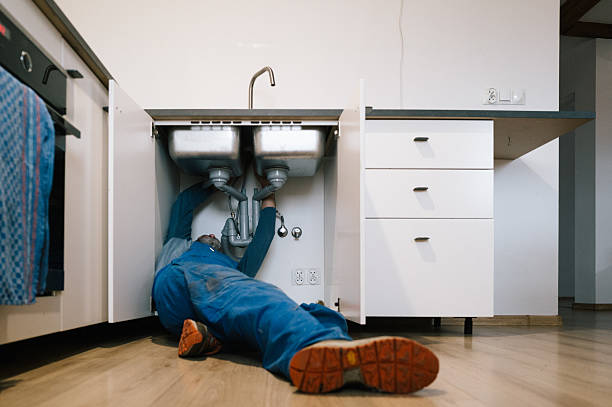 Professional Leak Detection technician working in Cedar Lake, IN